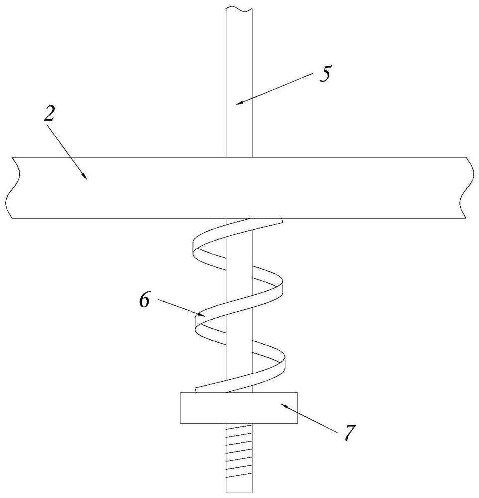 Material adhesion preventing feeding system for potassium calcium magnesium sulfate bagging