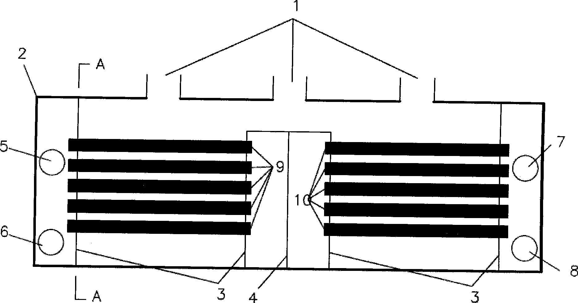 Low temperature multiple-effect seawater last effect evaporator and working method thereof