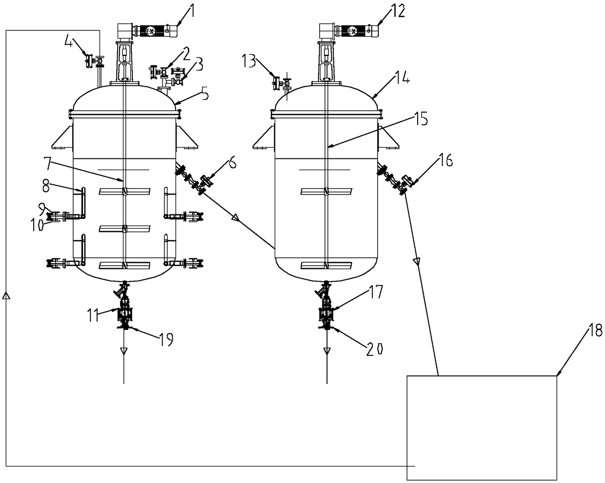 Novel filtering and concentrating device and main reaction kettle device