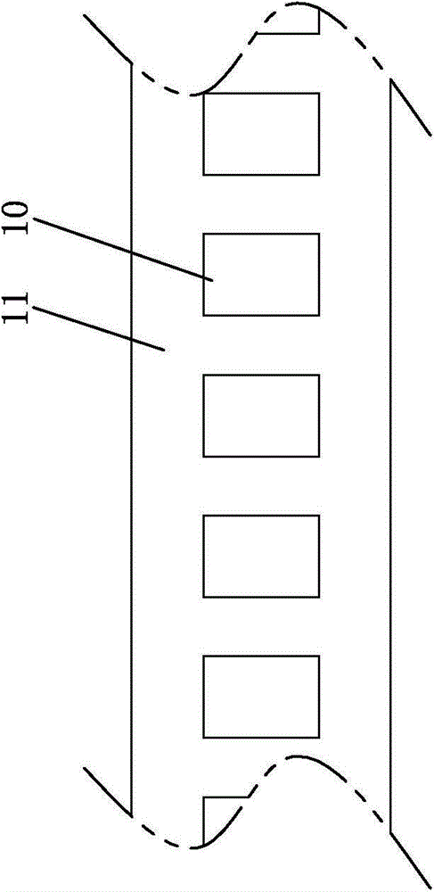 Sheet material automatic peeling structure