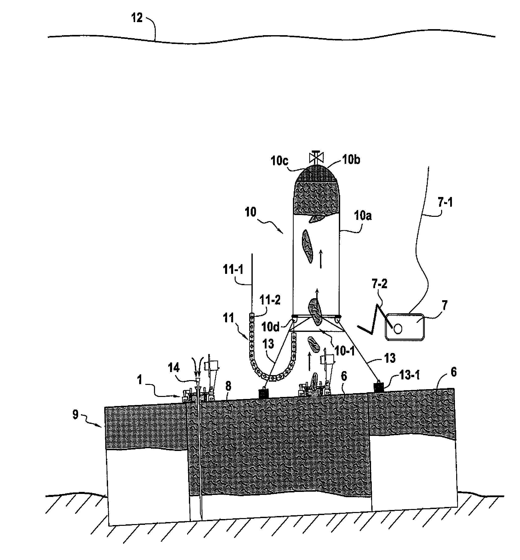 Device for cutting out and opening/closing an orifice in a wall at the bottom of the sea