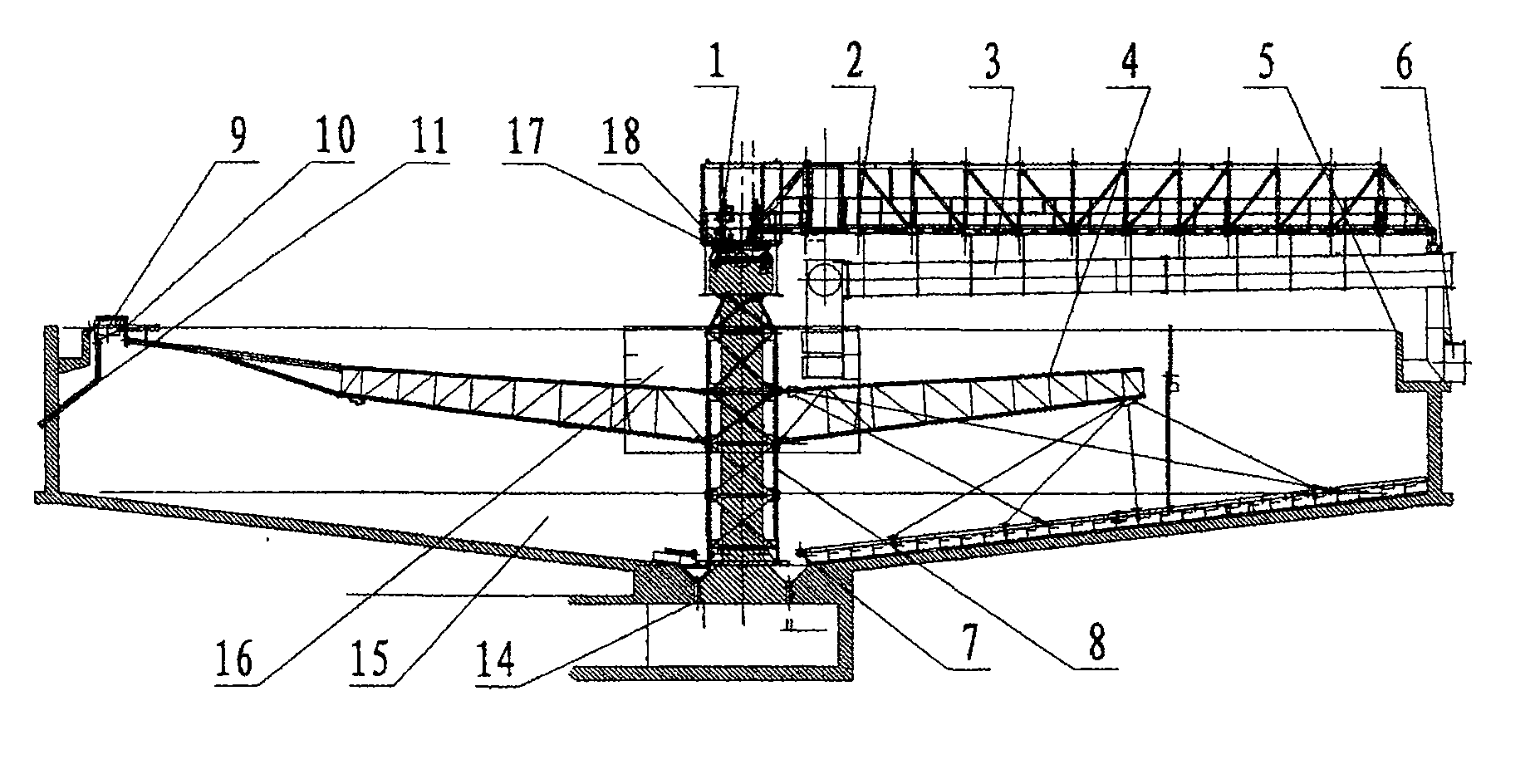 Central transmission mud scraper of large-sized flexible rake lift