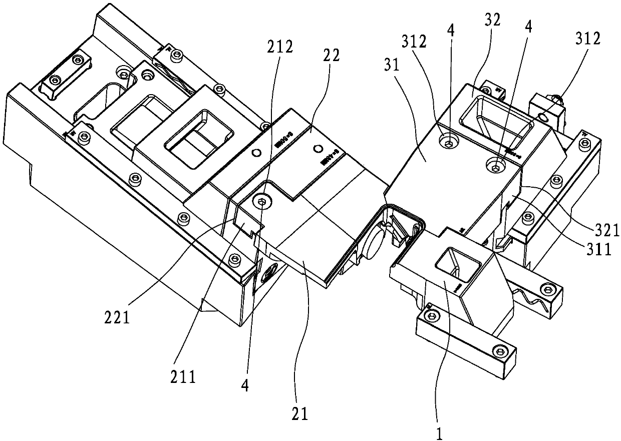 Multi-slider matched molding structure of injection mold