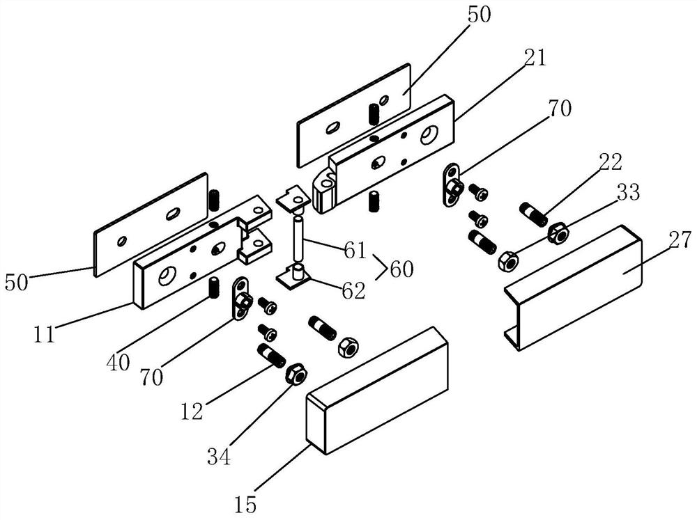 External locking type hinge and shower door