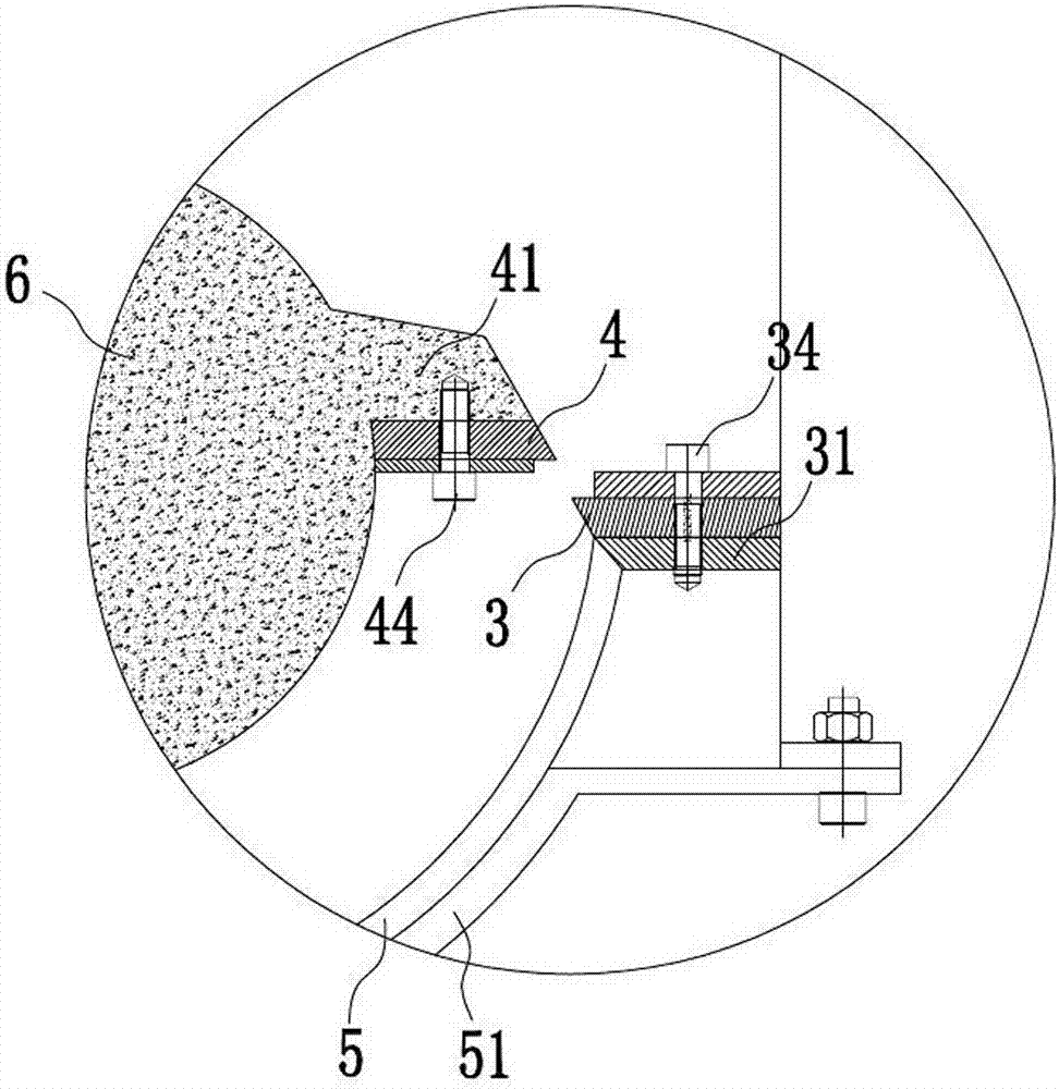 Plastic shoe last crusher, shoe last crushing production line and crushing method