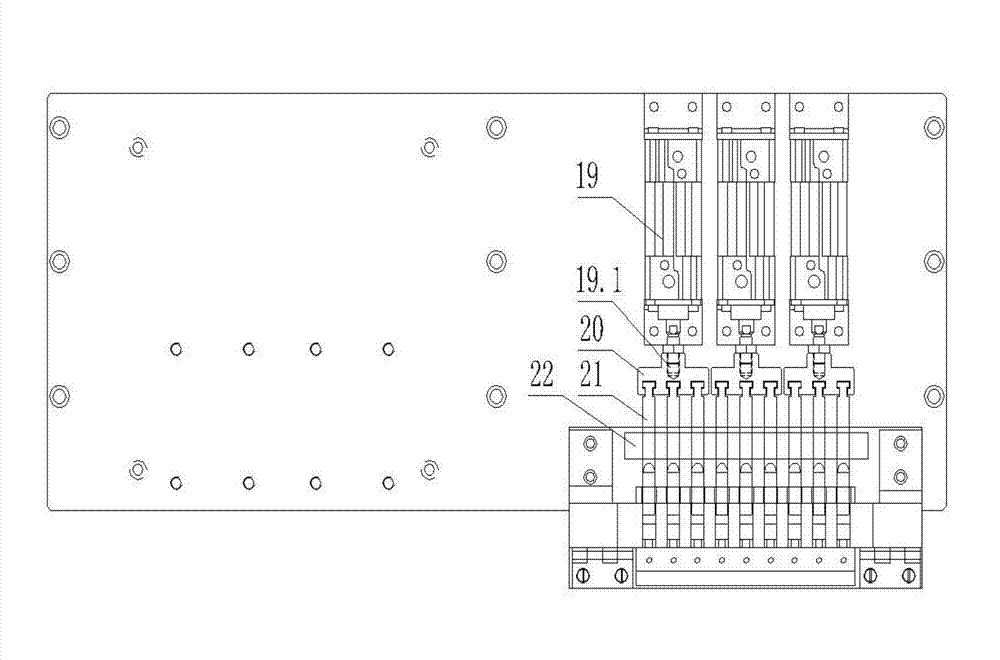 Blade feeding device