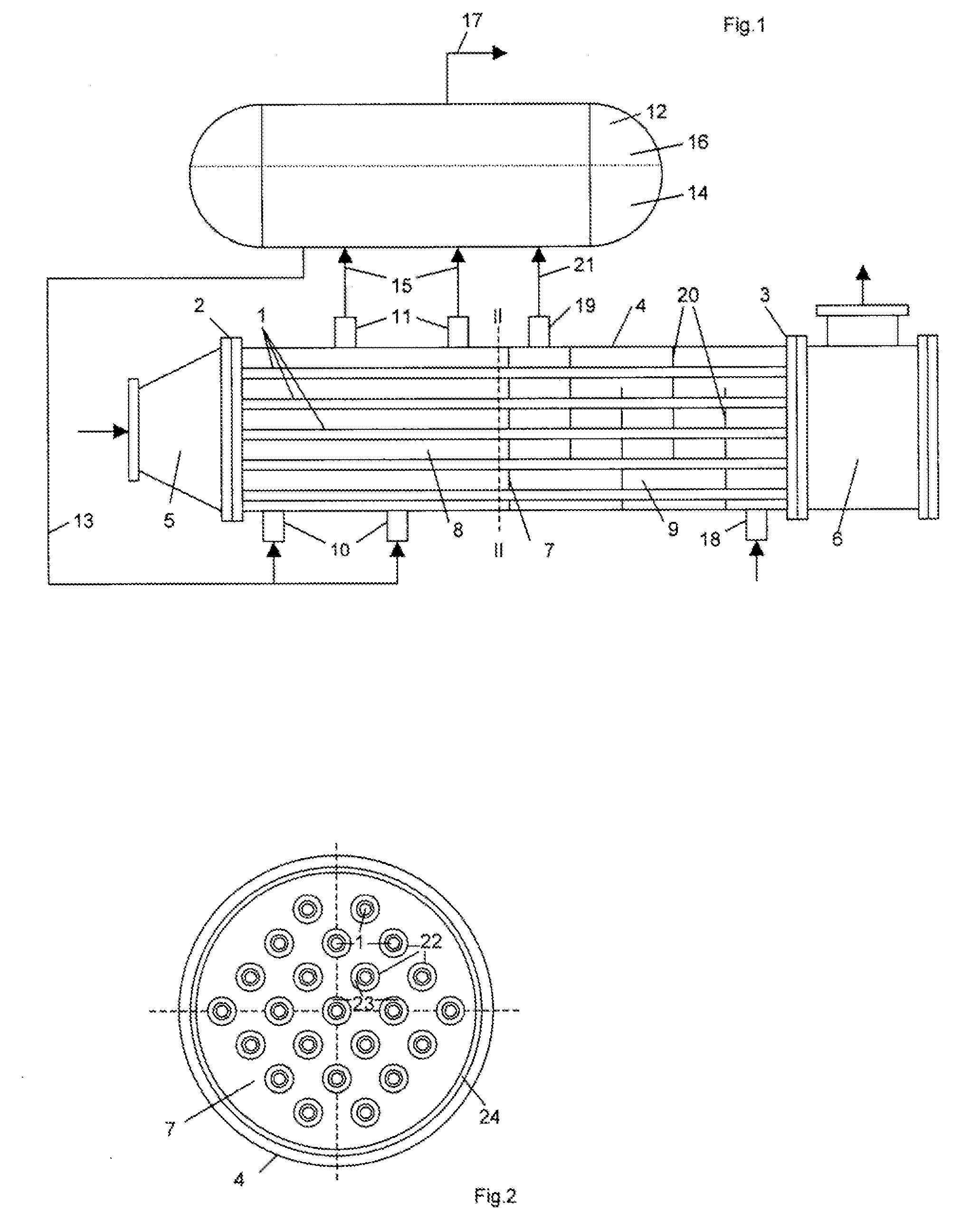 Heat exchanger for cooling reaction gas