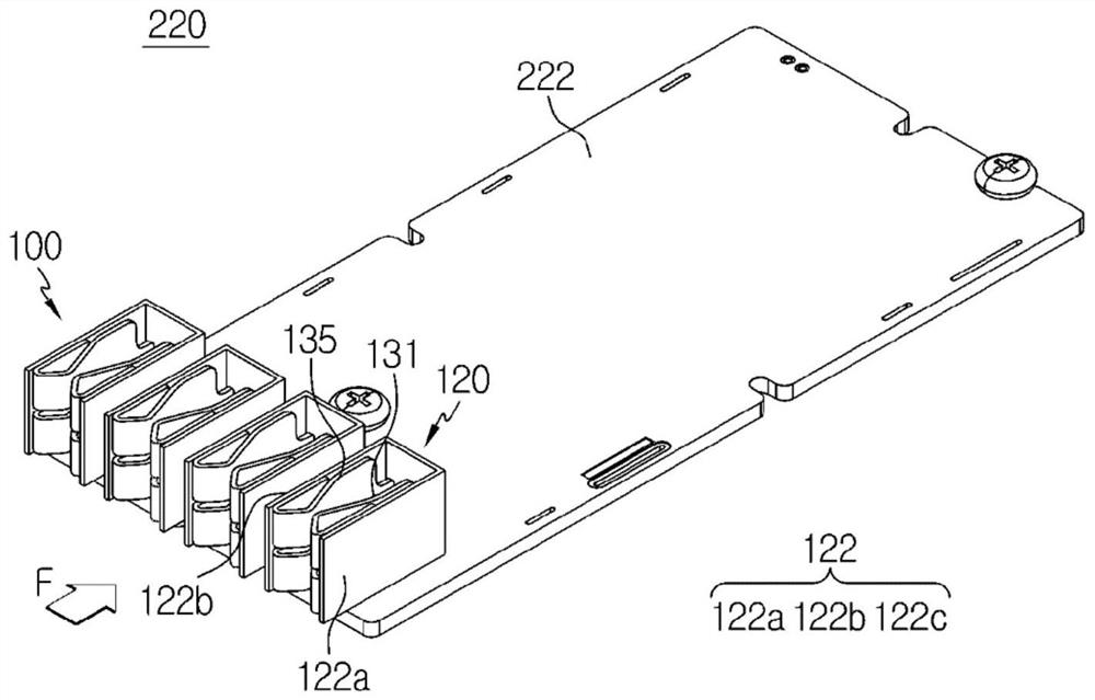 Connector, battery management unit, and battery pack