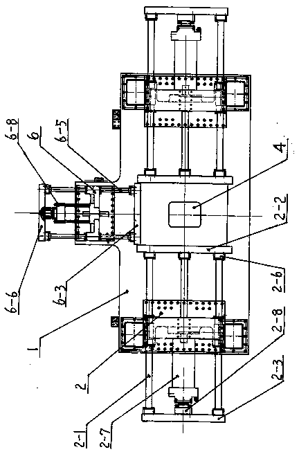 Hierarchical opening and closing mode low pressure casting machine