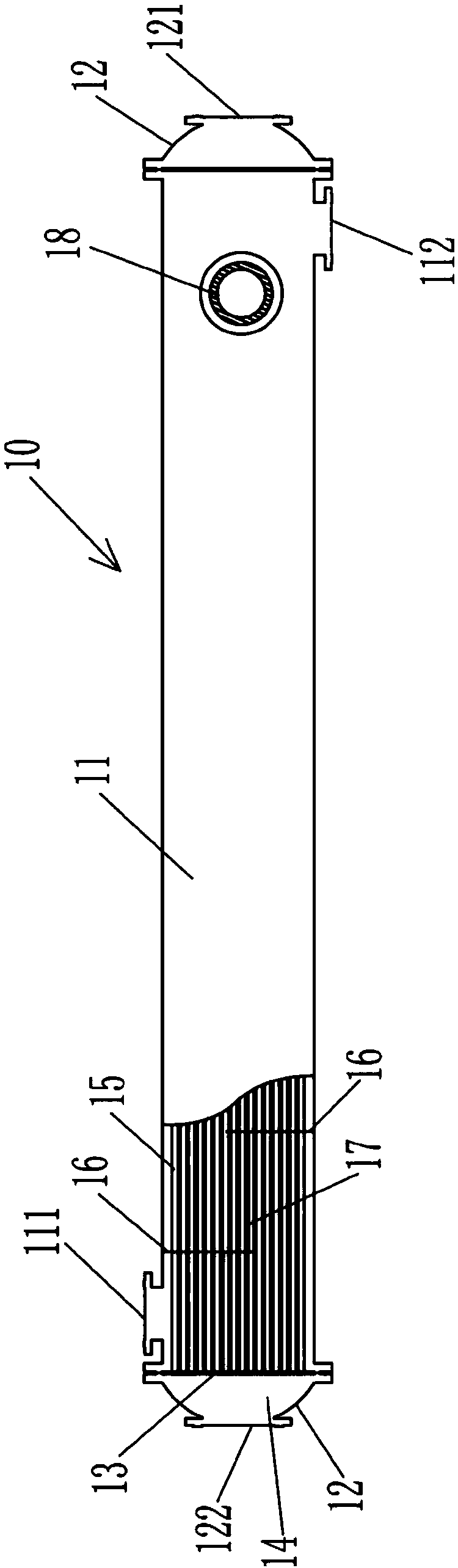 Combined tube heat exchange device for alumina decomposition tank and cooling method