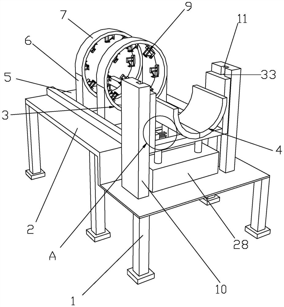 A connection centering device for pipeline engineering