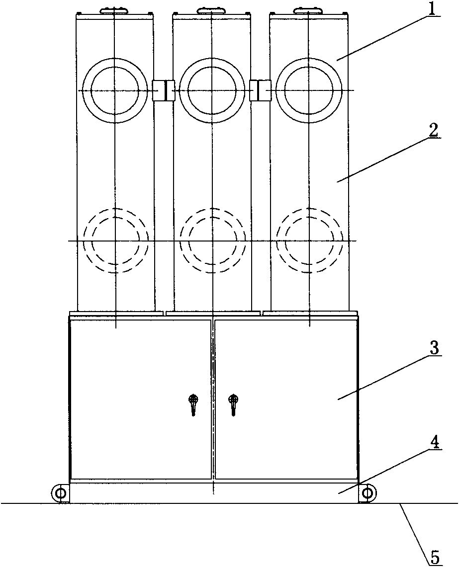 Gas-insulated tripolar mechanical linkage breaker