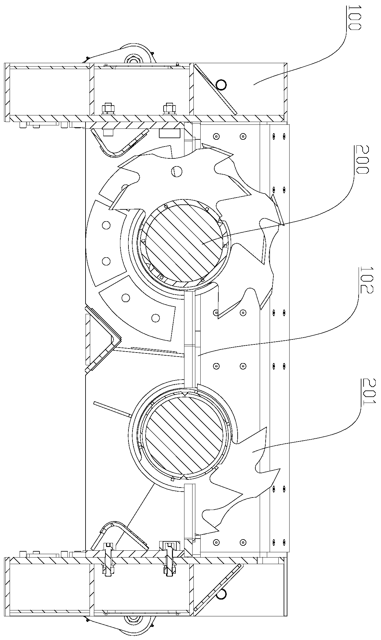 Coarse crushing device for large garbage