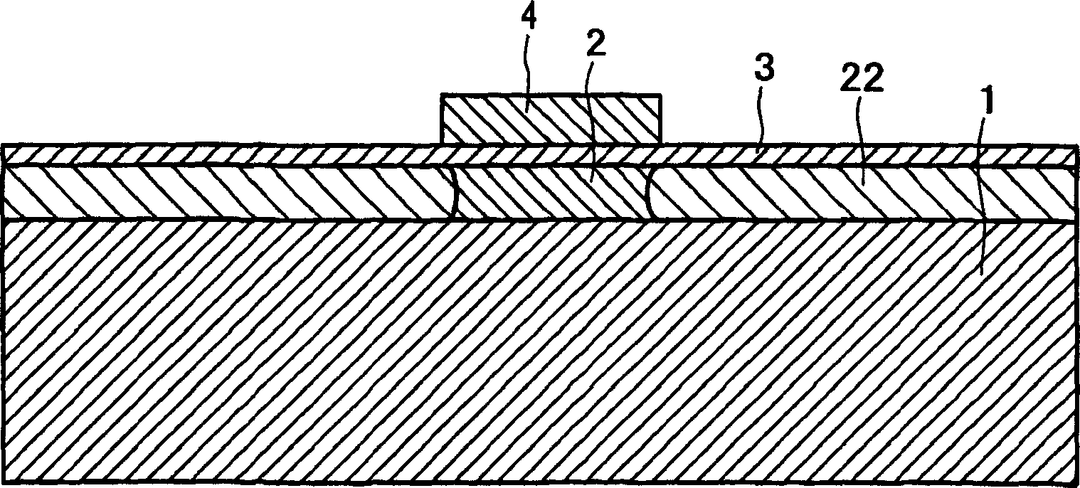 Semiconductor device with high structure reliability and low parasitic capacitance