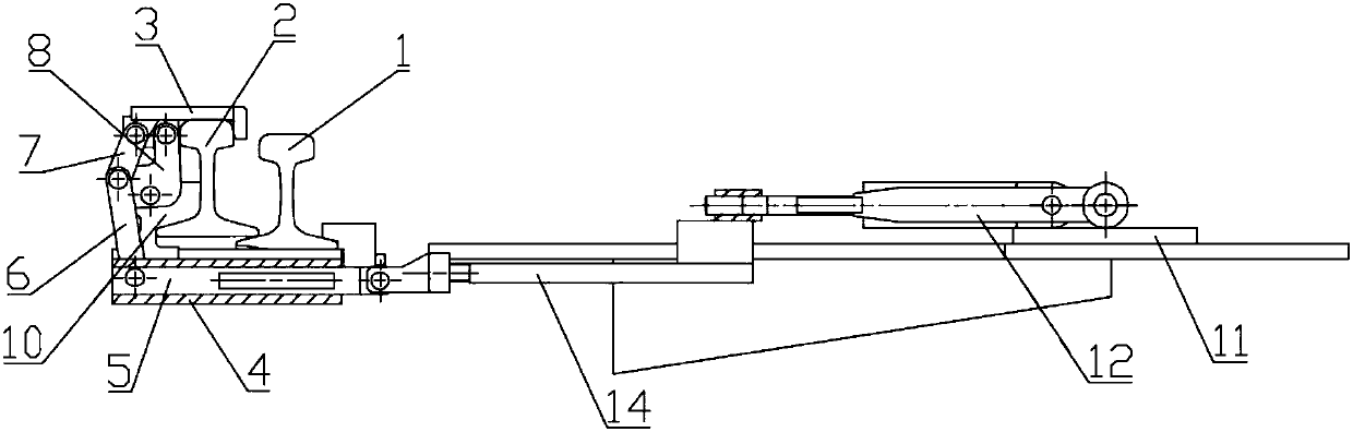 Gap adjusting device for main rail and guard rail