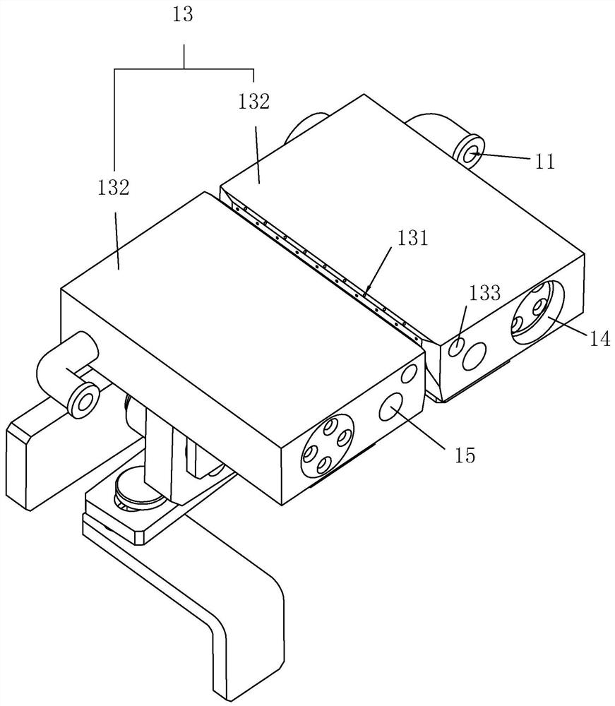 Middle seal preheating mechanism