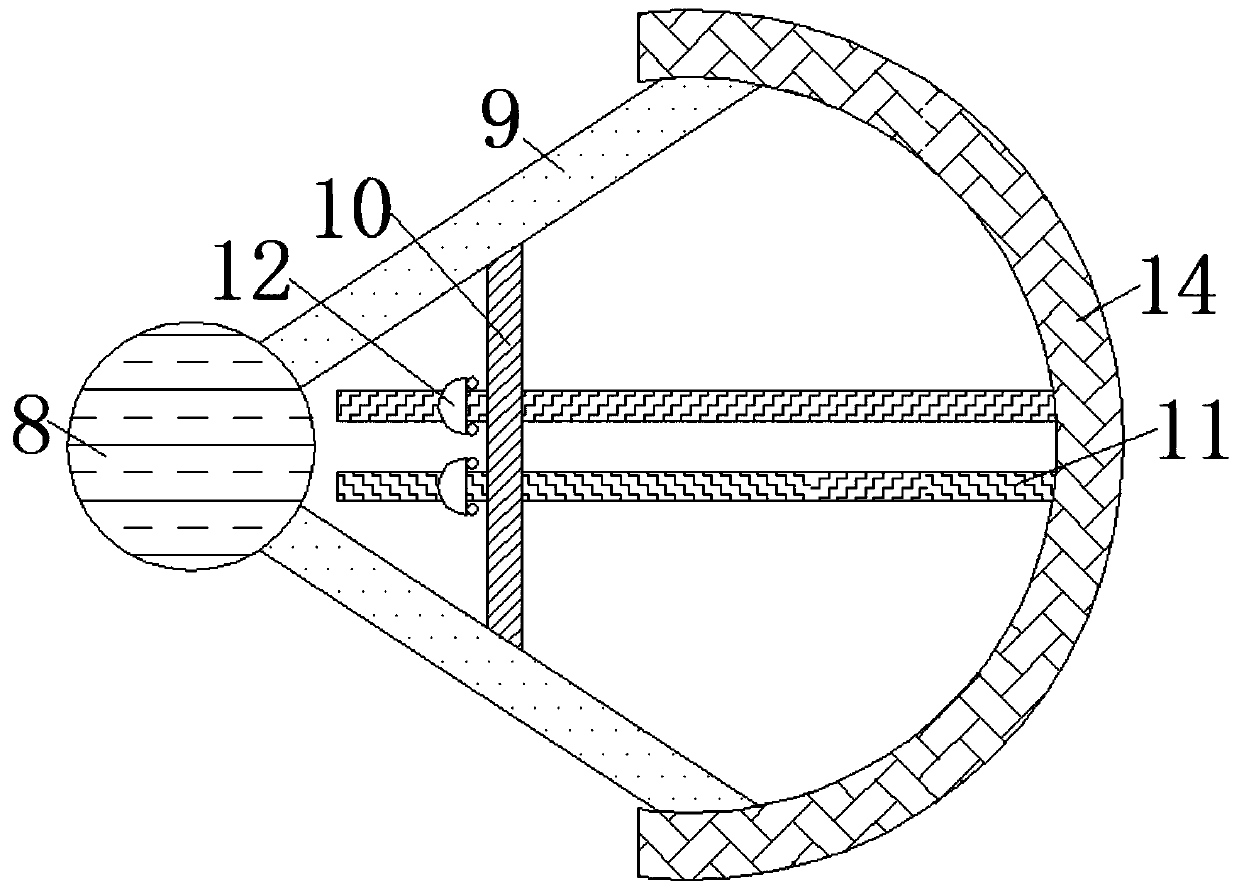 Train arrival reminding device capable of adjusting capacitance according to received audio change