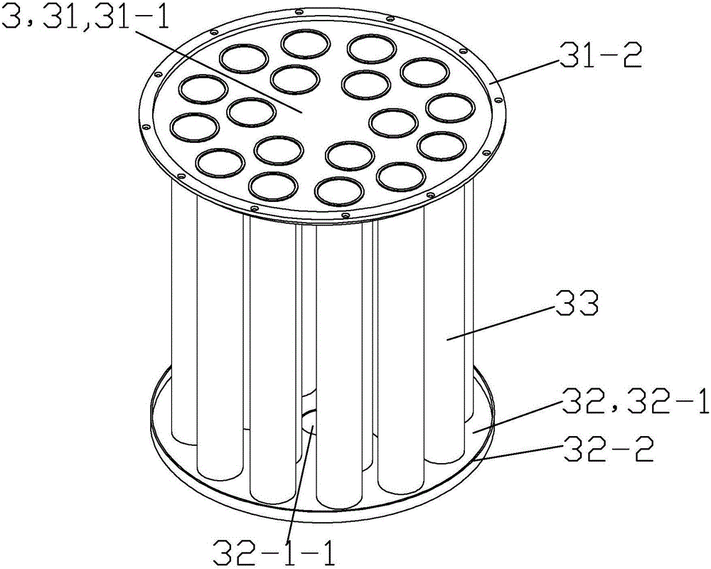 Hierarchical phase-change hot water storage tank