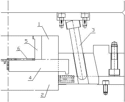 Strain-preventing injection mould