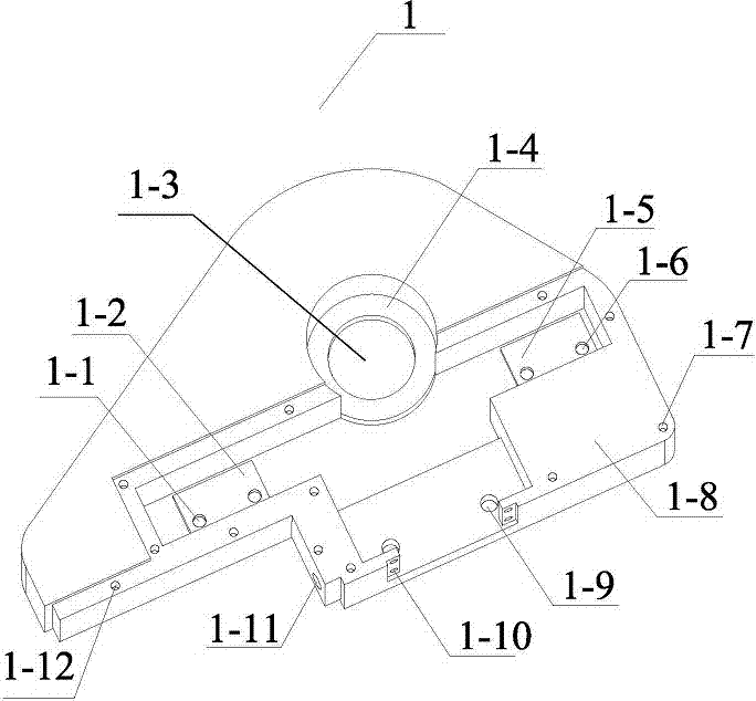 High-precision stick-slip piezoelectric rotating table and driving method thereof