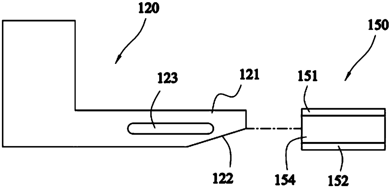 Sandwich type dispensing device and dispensing method thereof