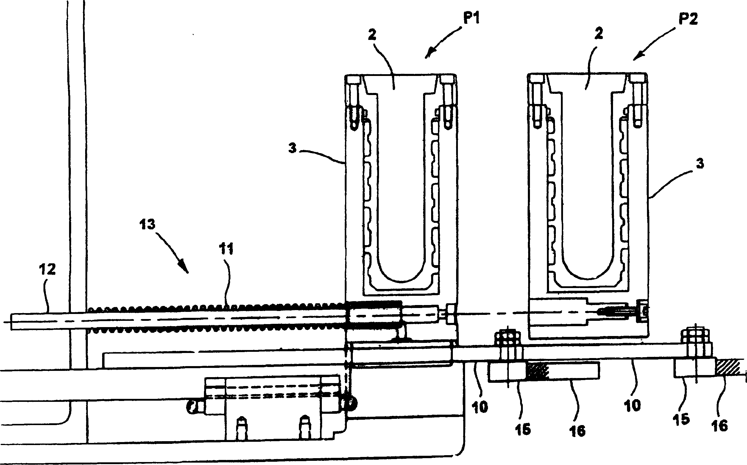 Device and method for compression moulding of plastic articles