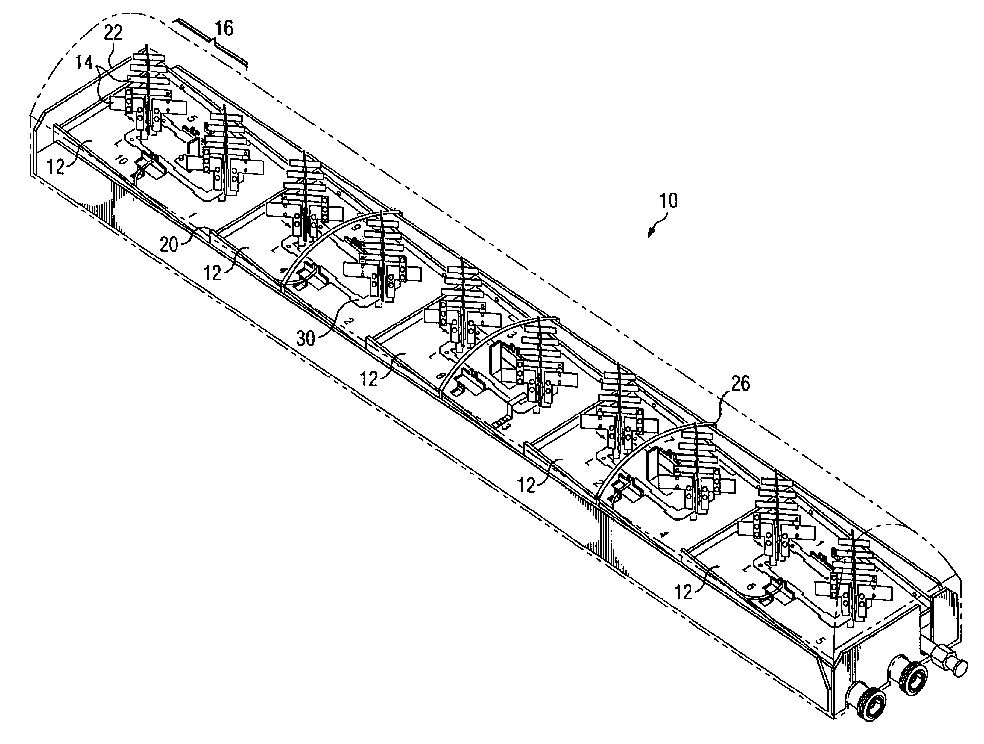 Wideband dual polarized base station antenna offering optimized horizontal beam radiation patterns and variable vertical beam tilt