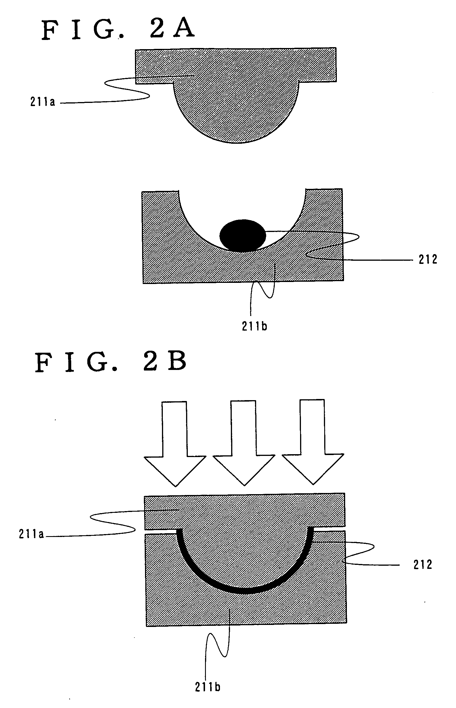 Method for fabricating a semiconductor device by transferring a layer to a support with curvature