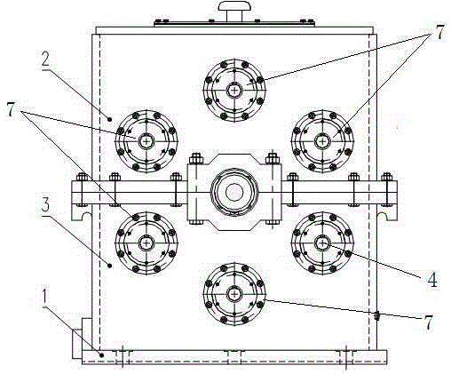 One-inlet and six-outlet integrated pipe rolling gearbox