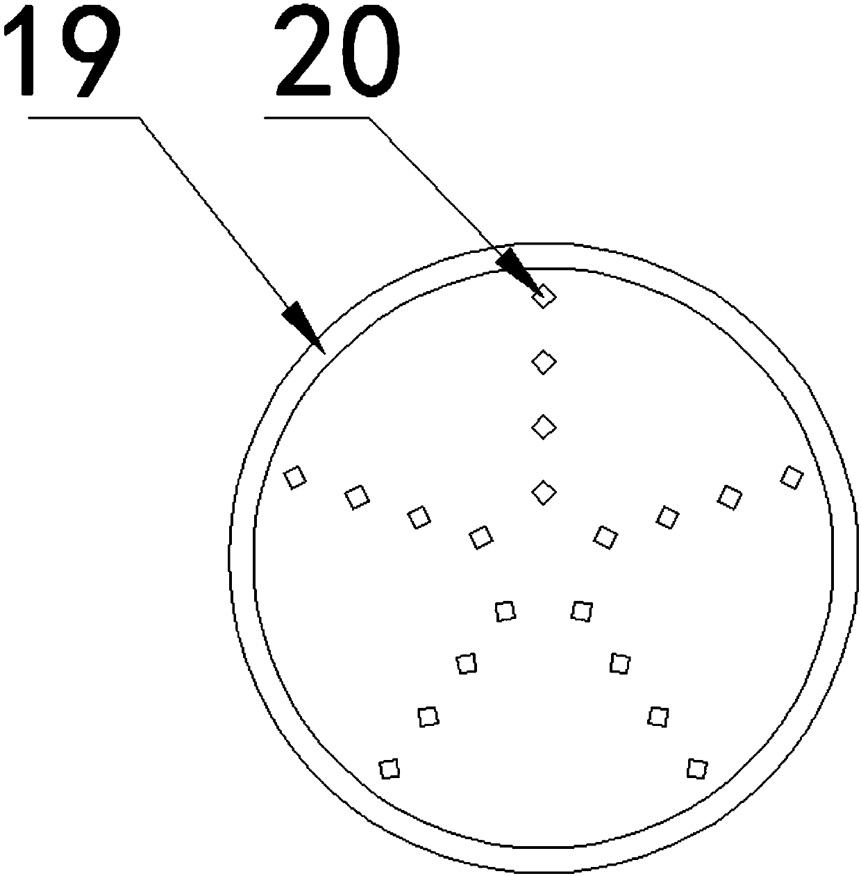 Feed crushing device with dust recycling function