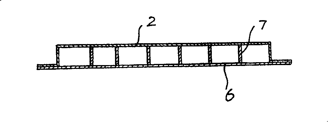 Cake box base tray, its producing method and device