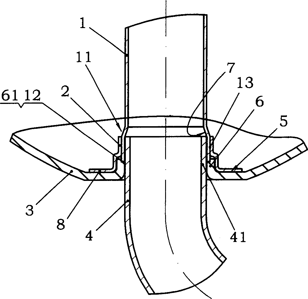 Liquid storing device for storing refrigrant in device