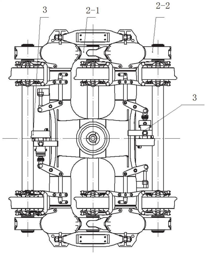 Radial low-center-plate bogie for railway wagon and railway wagon