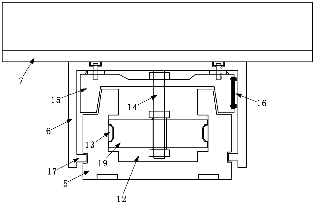 Vertical lifting goods collecting mechanism of vending machine