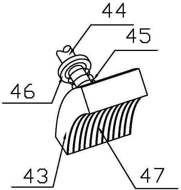 Cylindrical material labeling machine and labeling method