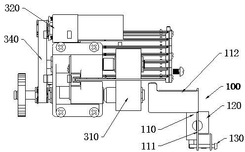 Aligning device suitable for card alignment in card storage mechanism and the card storage mechanism