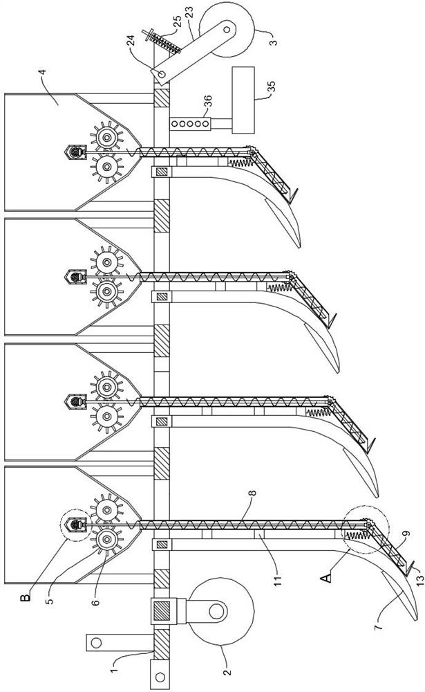 Method and device for applying straws with different fragmentation degrees and decomposition degrees into saline-alkali soil in layered and ex-situ manner