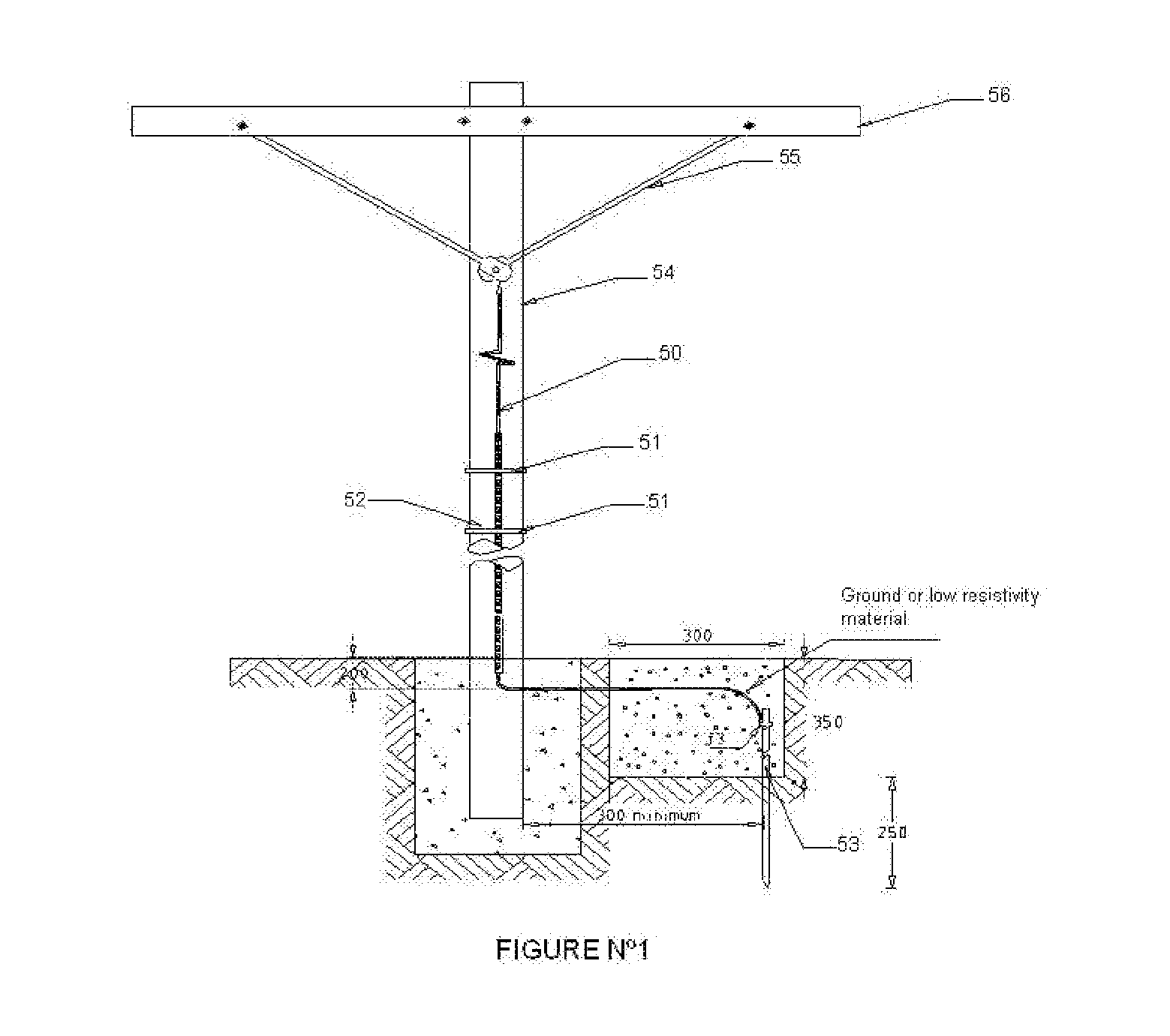 Electric energy distribution pole with incorporated ground system