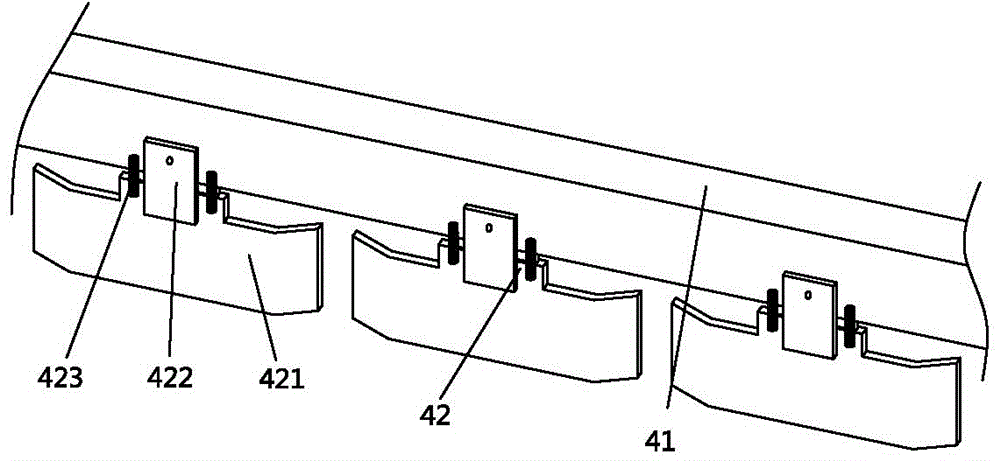 Roll paper screening and weight-balancing device as well as roll paper screening and weight-balancing method