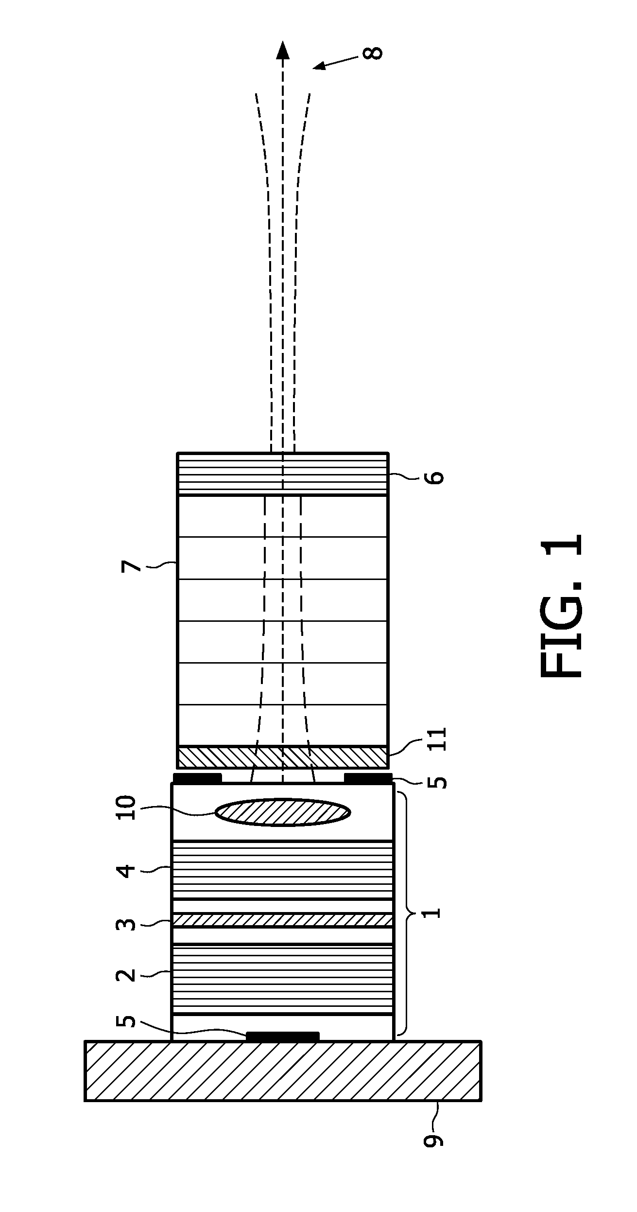 Extended cavity semiconductor laser device with increased intensity