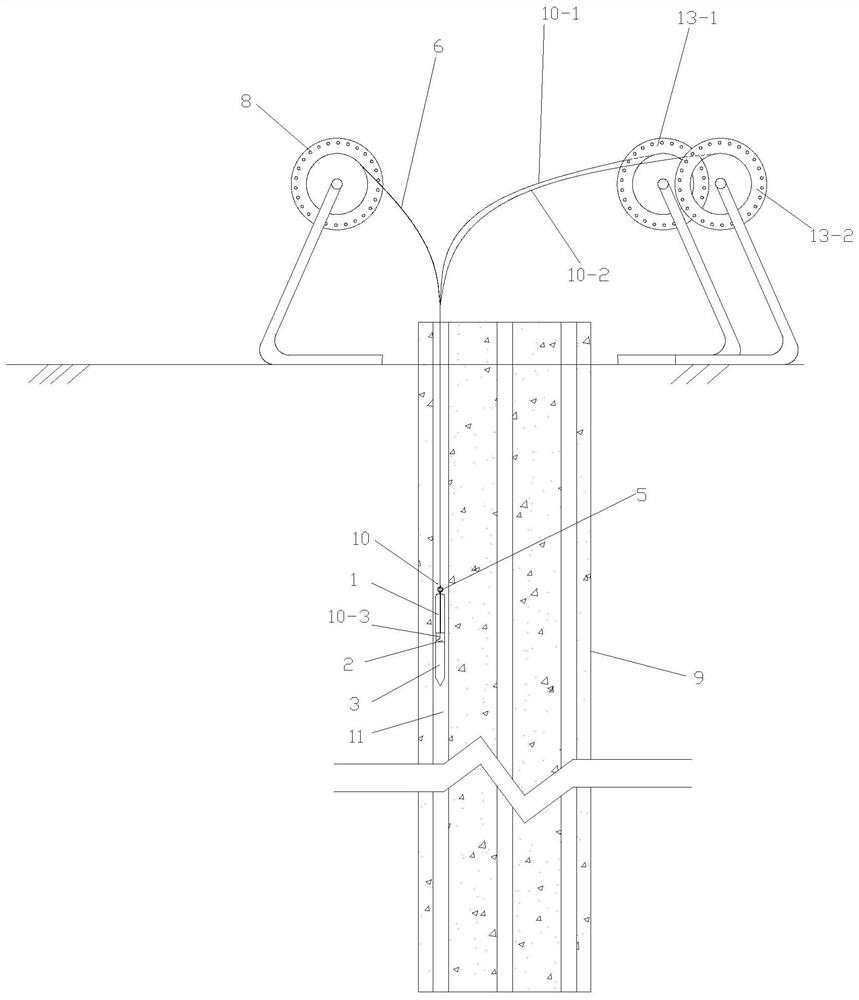 A method of implanting optical fibers for testing the internal force of cast-in-situ piles using acoustic measuring tubes