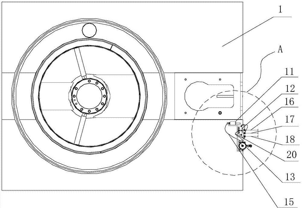 Self-cleaning centrifuge with centralized lubrication device