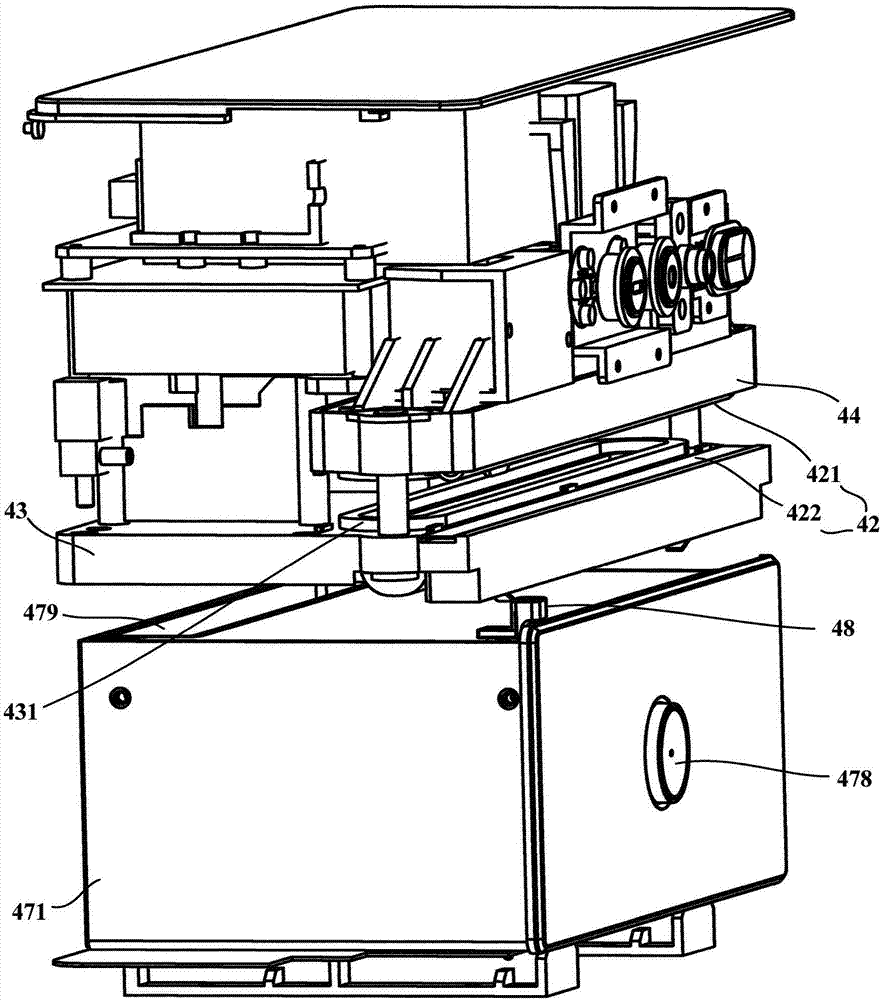 Vacuum sealing device and refrigerator with vacuum sealing device