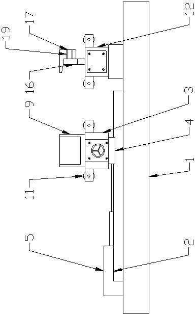 A tightening device for a cylindrical material cutting machine