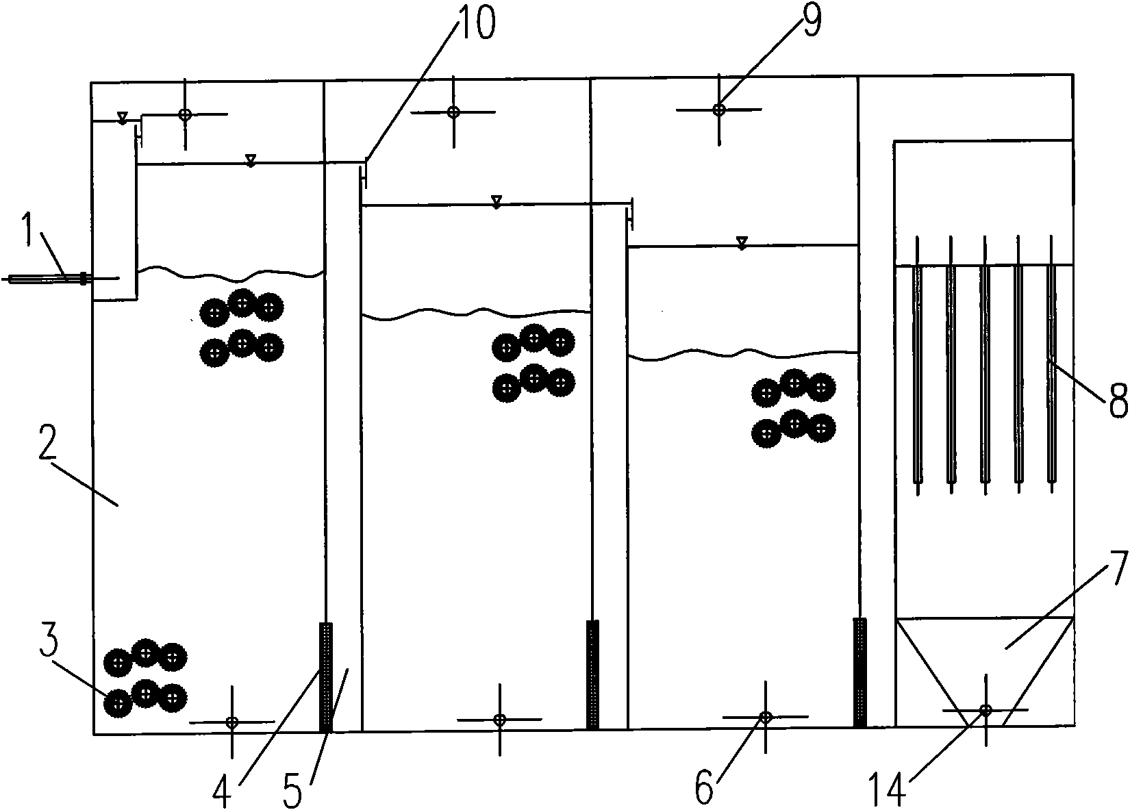 Integrated device for performing advanced denitrification treatment on domestic sewage by self-oxygenating fixed bed