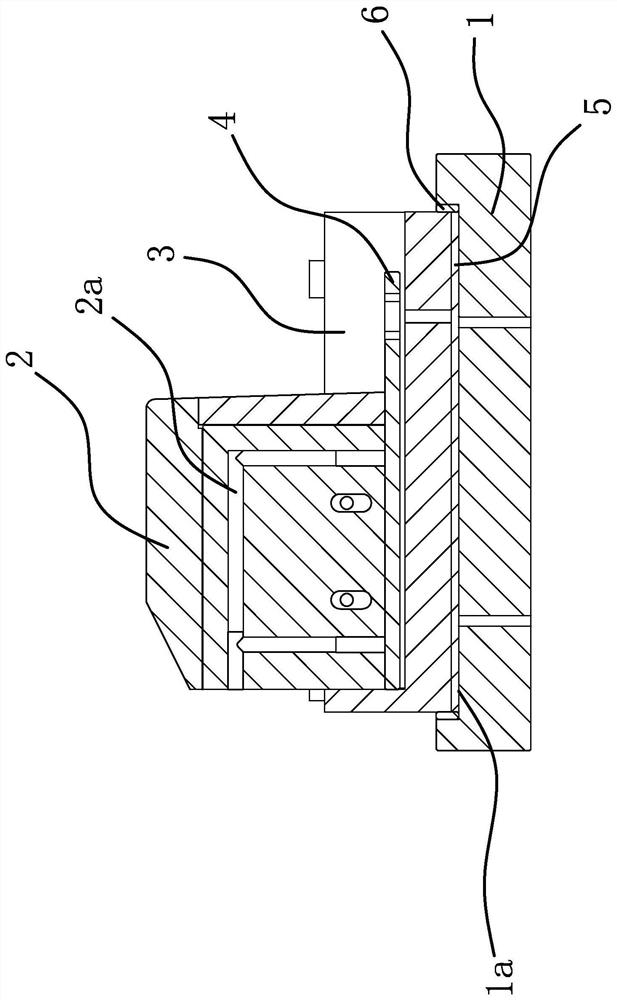 Main electrode water cooling mechanism of mesh enclosure tool