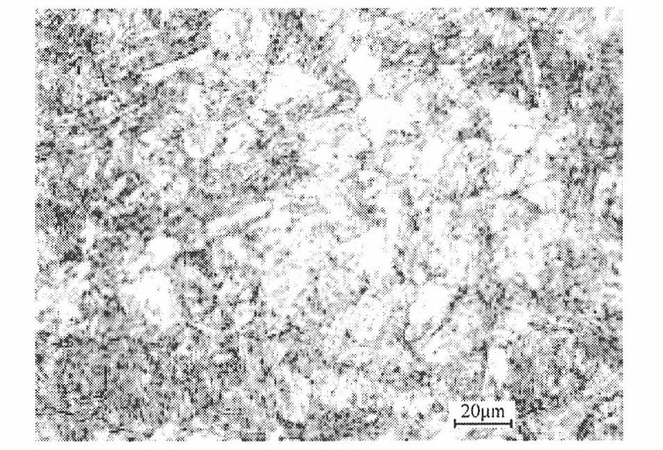 High-strength wear-resistant steel plate and preparation method thereof