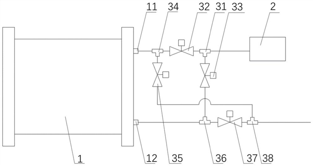 Proton exchange membrane fuel cell water management system and operation method