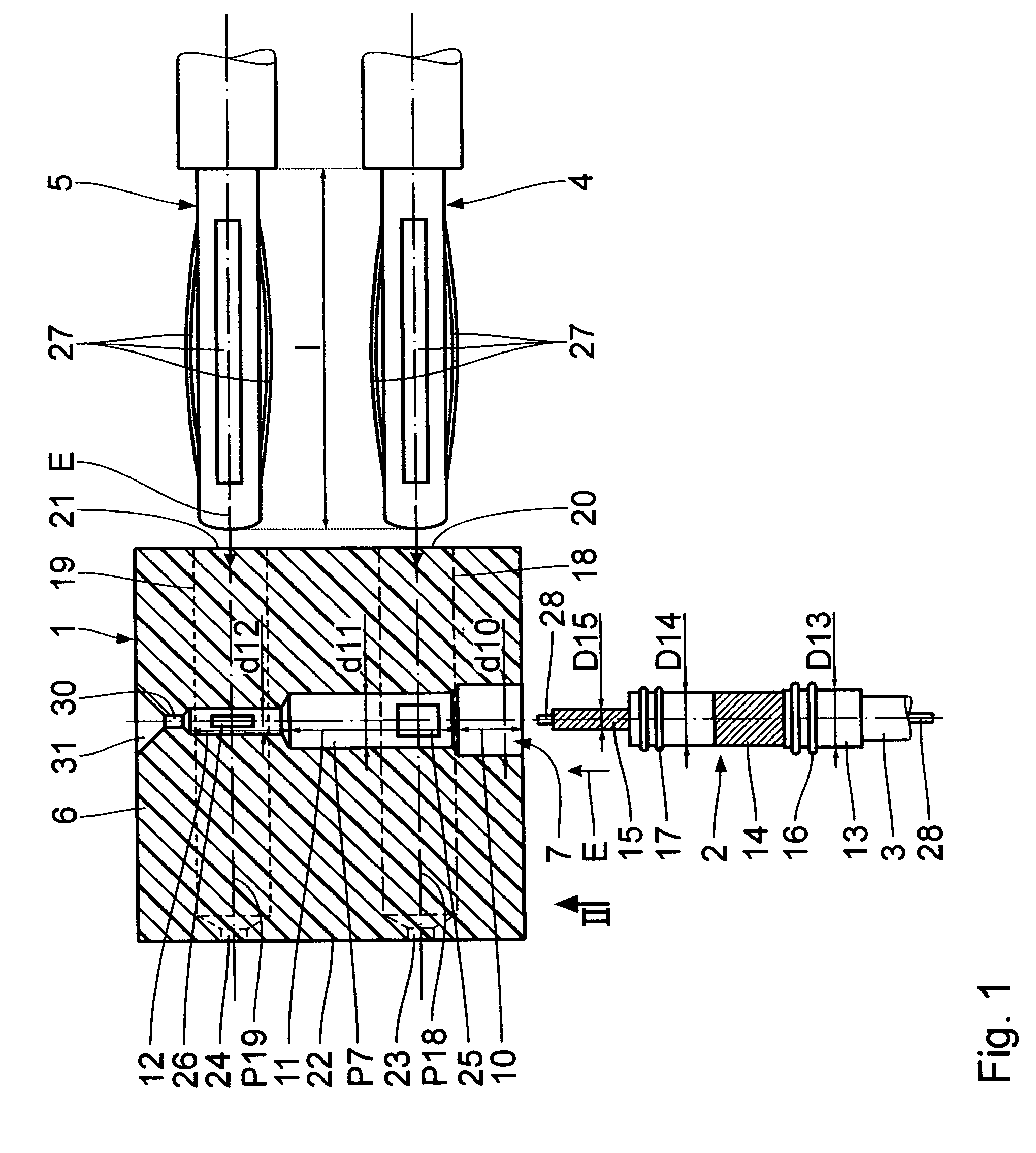 Contact connection adapter for producing an intermittent electrical contact between two plugs