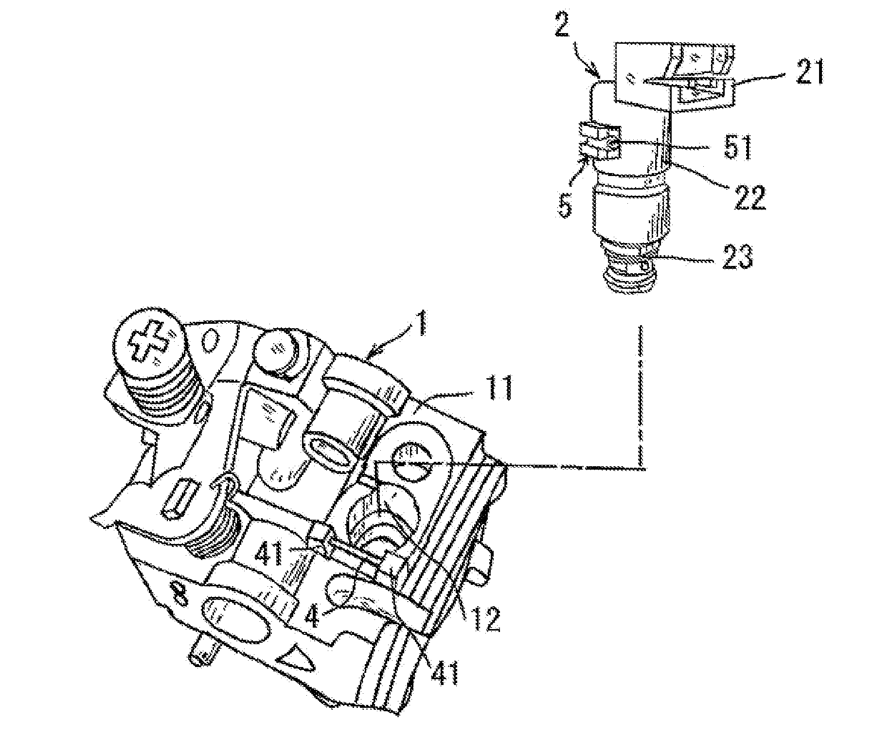 Attachment structure for solenoid valve to carburetor unit